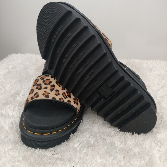 New Dr.Martens leopard print chunky sandal sz 7.5 - Picture 5 of 7